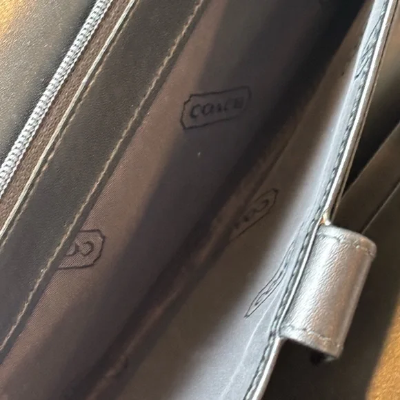 Coach Classic Black Tri-Fold Leather Wallet - Picture 12 of 16